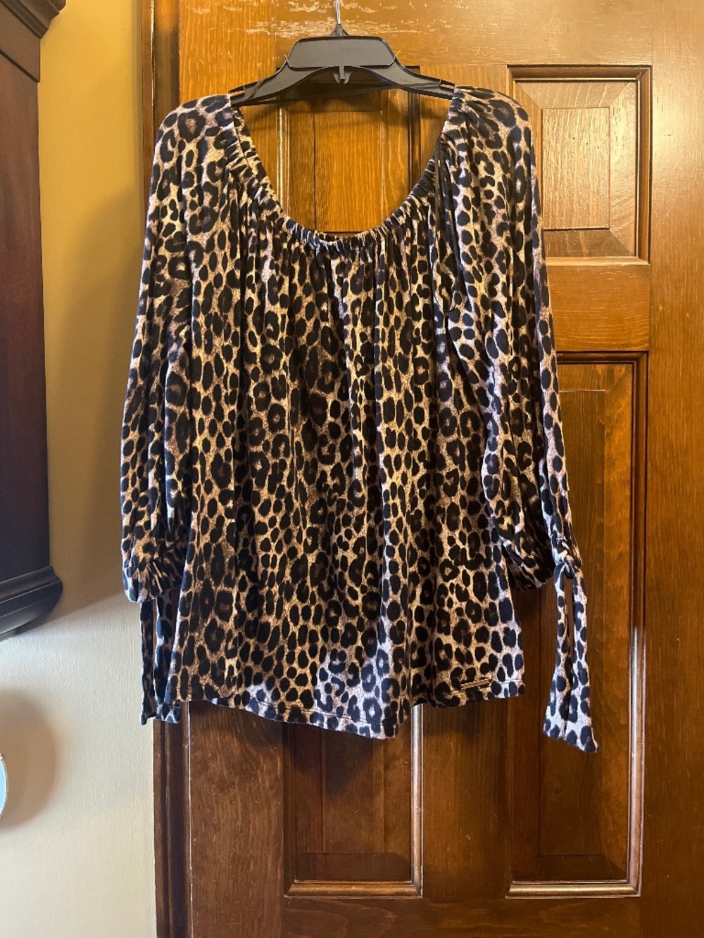 Like New Michael Kors Animal Print Top.  3/4 Sleeves.  Sz. XL.